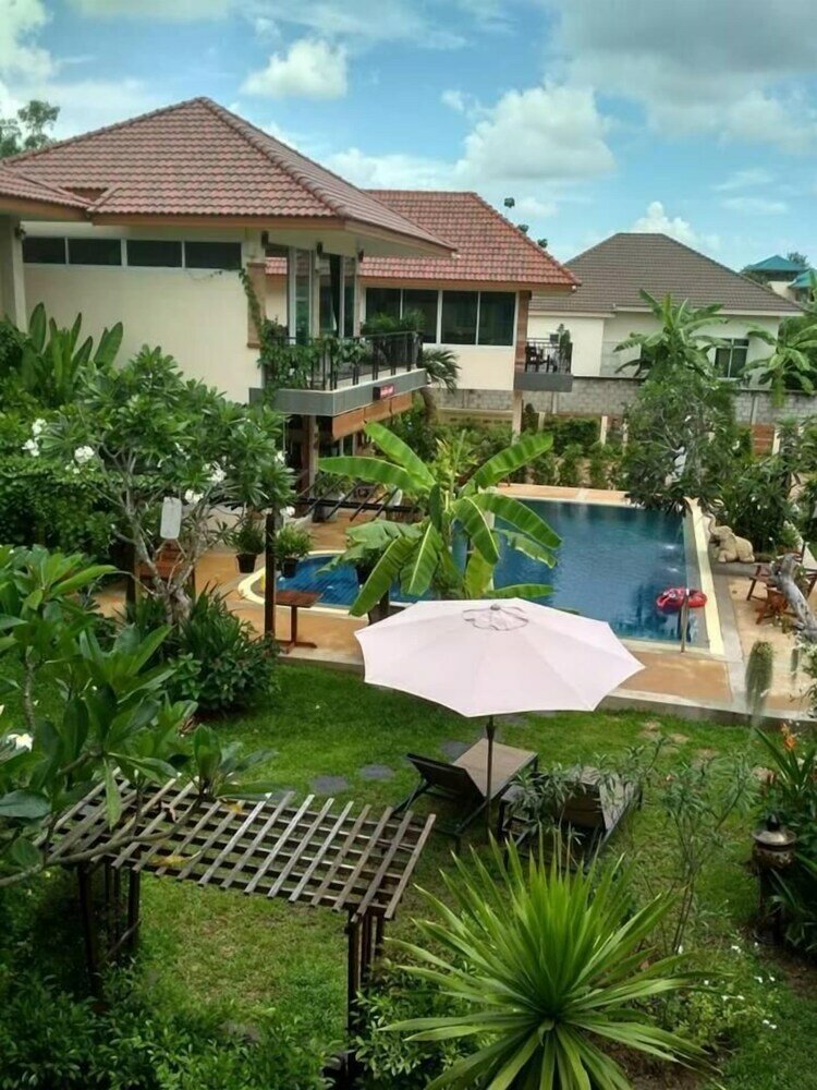 Фото Baan Sooksiri Bangsaray