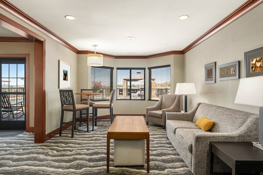 Фото Staybridge Suites Oklahoma City-Quail Springs, an Ihg Hotel