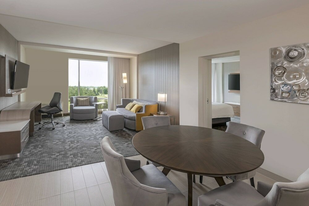 Фото Courtyard by Marriott Burlington