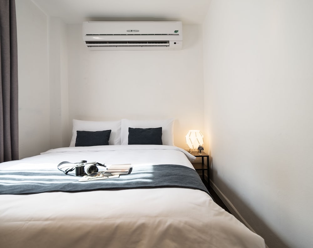 Фото Warm Window Silom - Hostel