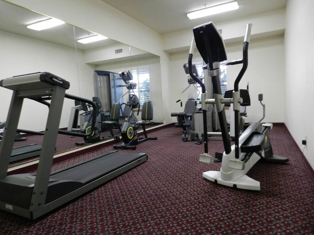 Фото Ashmore Inn and Suites