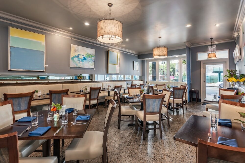 Фото The Dunhill Hotel