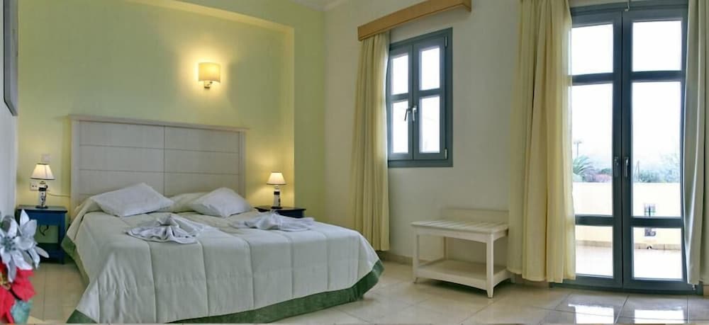 Фото Theofilos Superior Resort Hotel & SPA