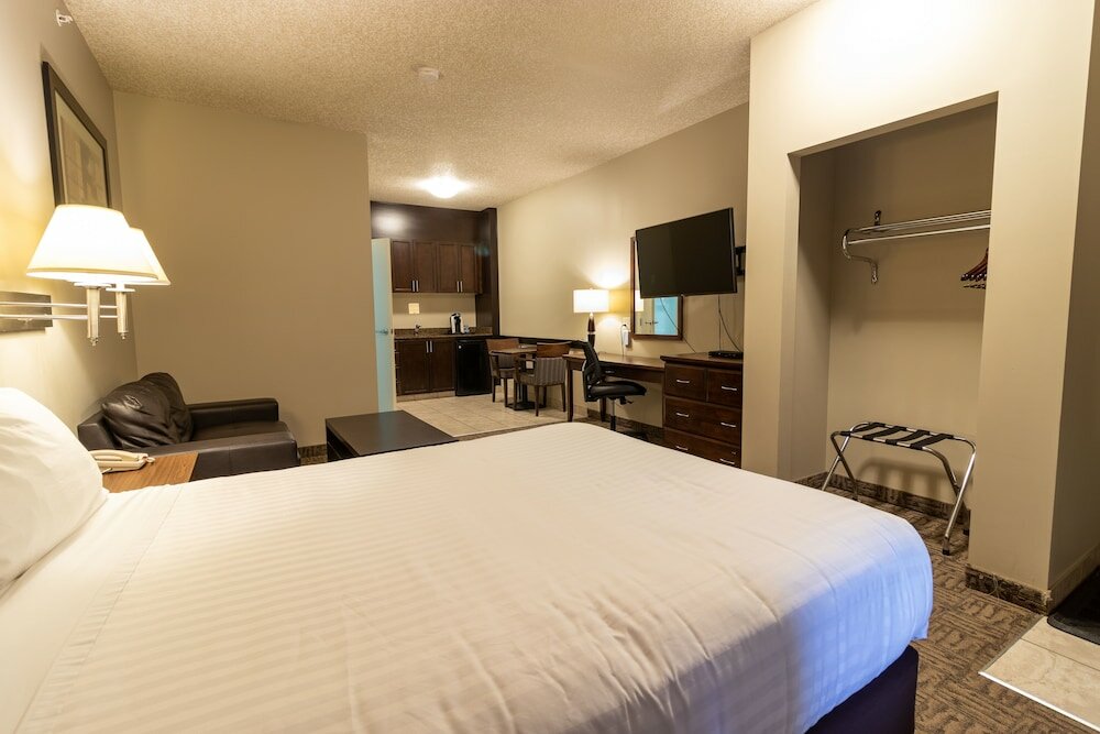 Фото BCMInns Lac La Biche