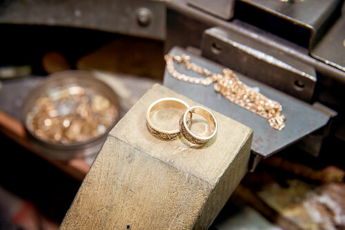 Asutay Kuyumculuk Fotoğraf 1