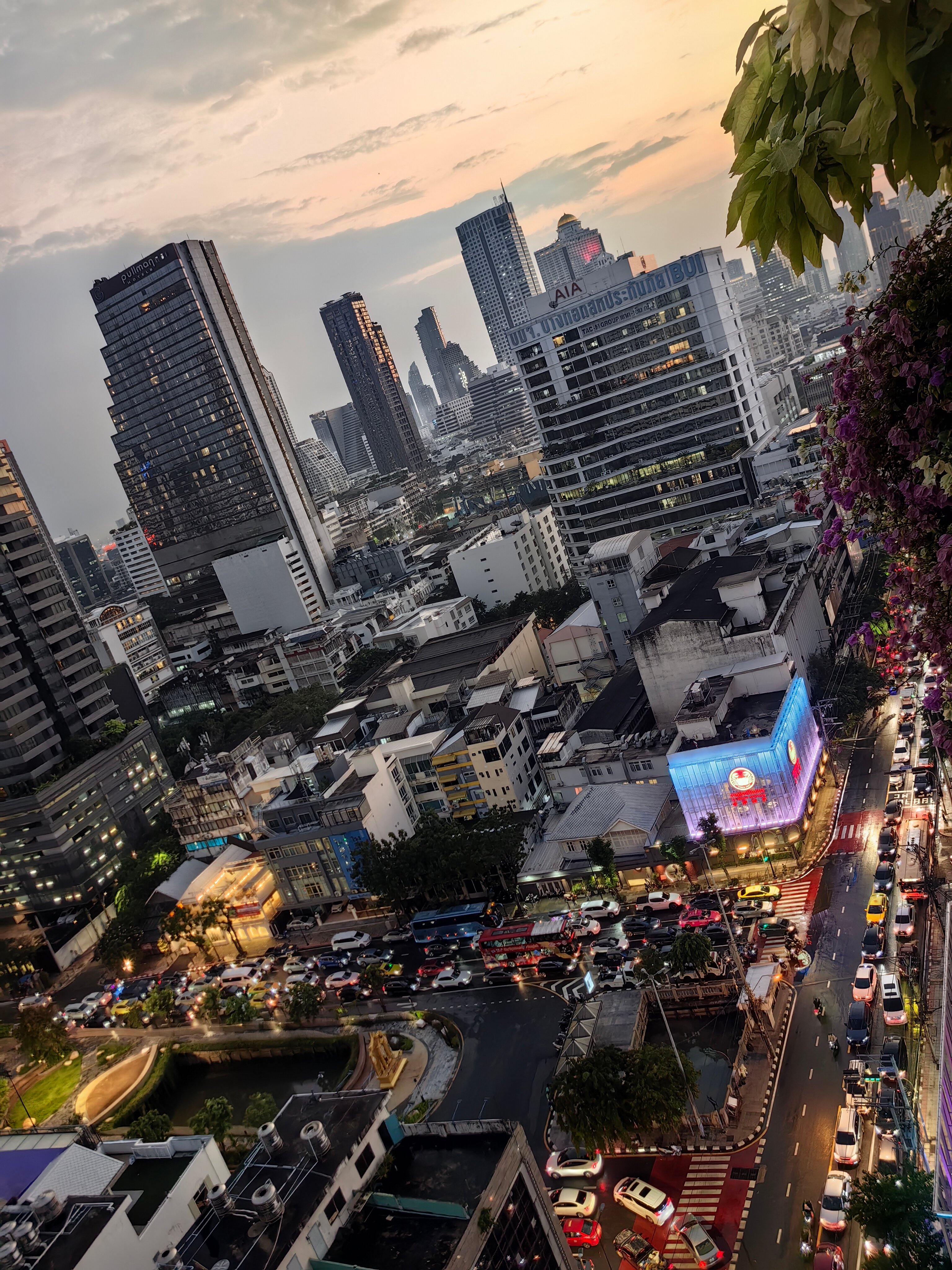 Фото Amara Bangkok Hotel