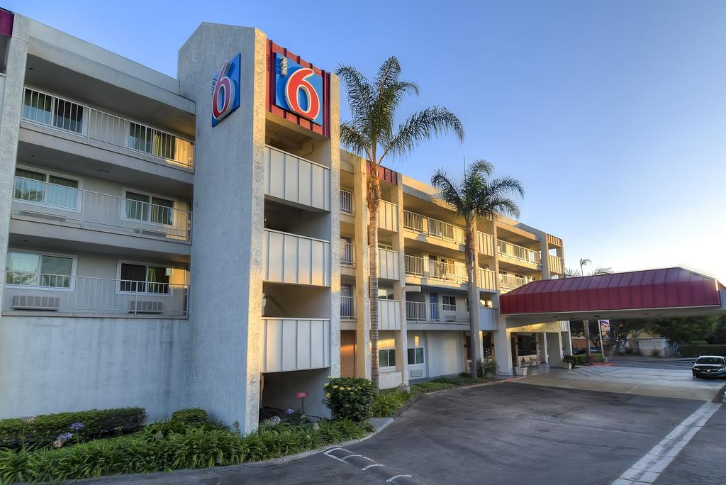Фото Motel 6 Anaheim Maingate