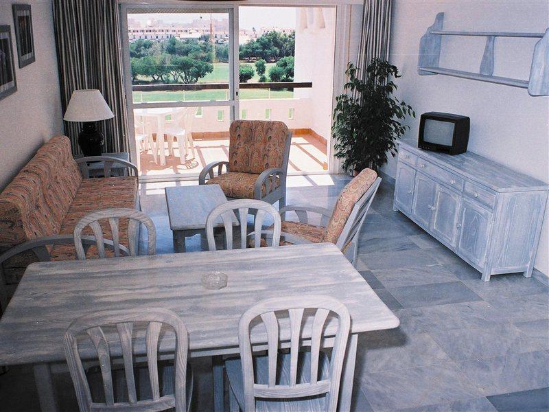 Фото Golf Center Pueblo Apartments