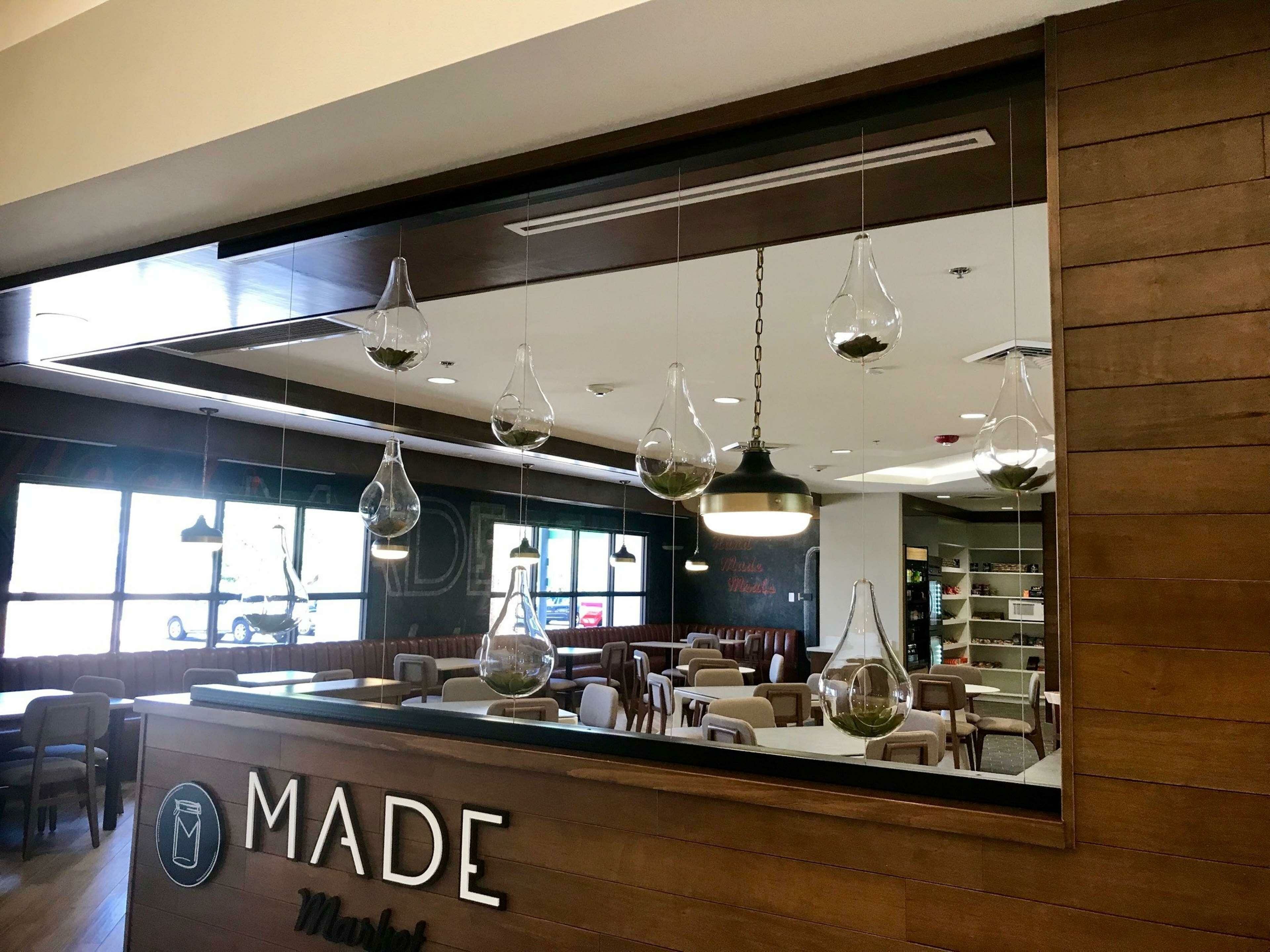 Фото DoubleTree by Hilton Phoenix Chandler