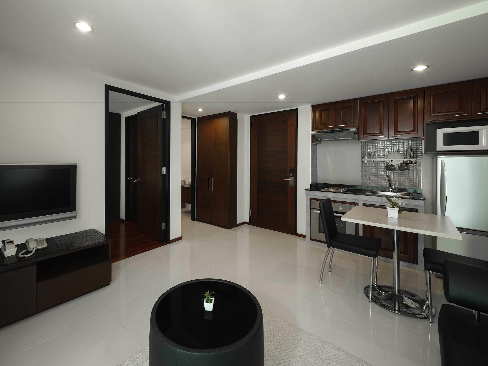 Фото Silom Lofts Hotel