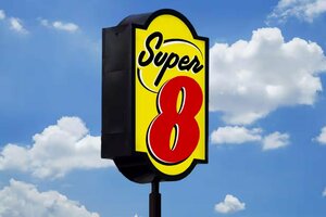 Гостиница Super 8 by Wyndham Brooklyn Fulton Street/Broadway Junction