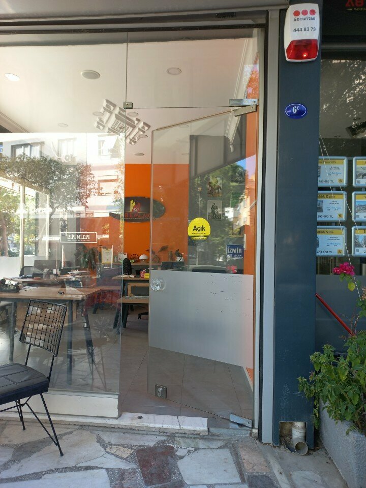 Real estate agency A8 Real Estate & Property Consultancy, Izmir, photo