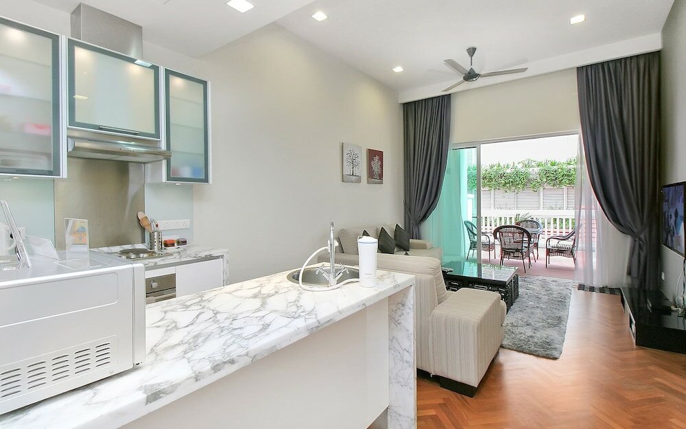 Фото Home Suites by Marina