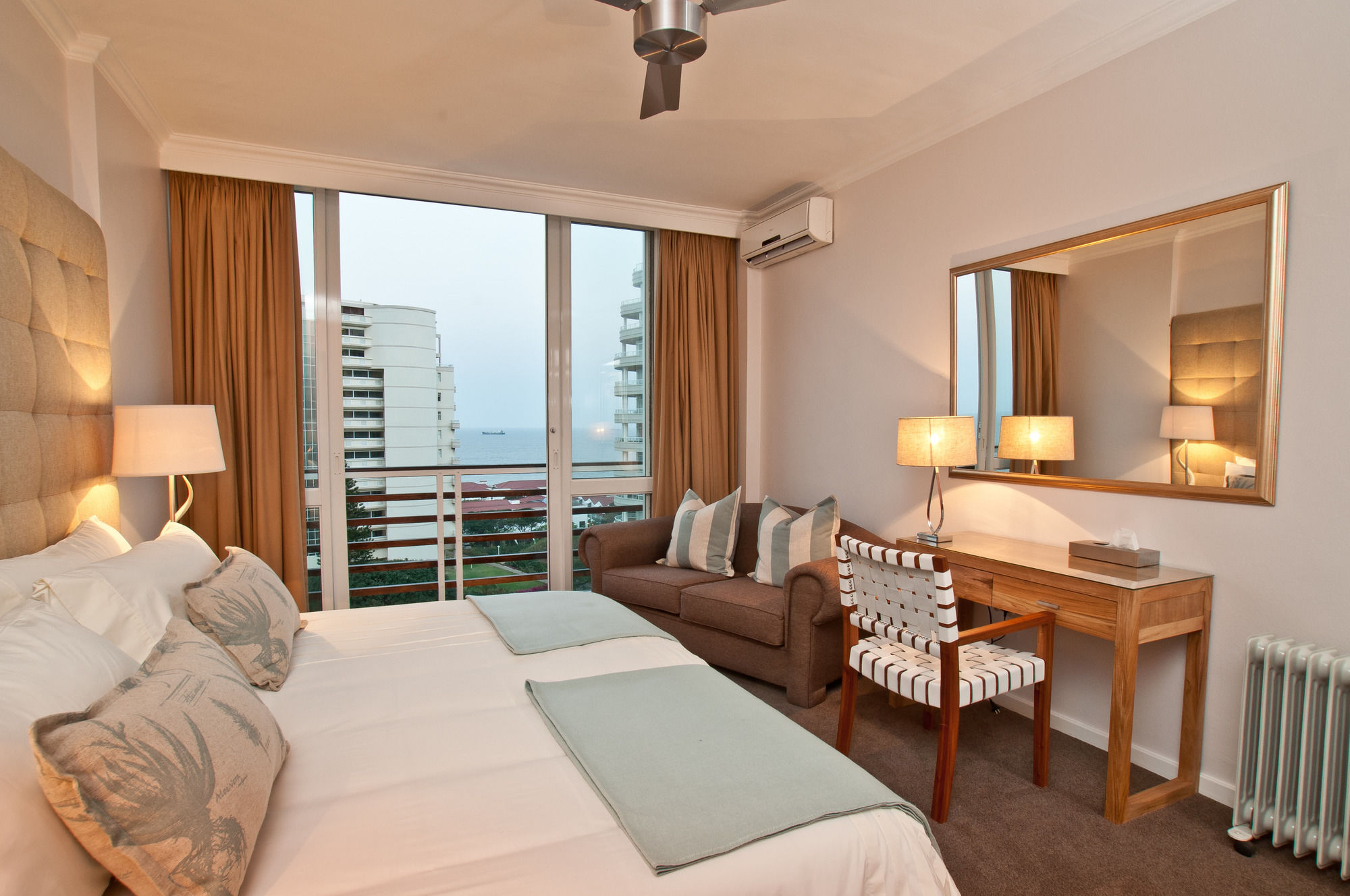 Фото 506 Lighthouse Mall