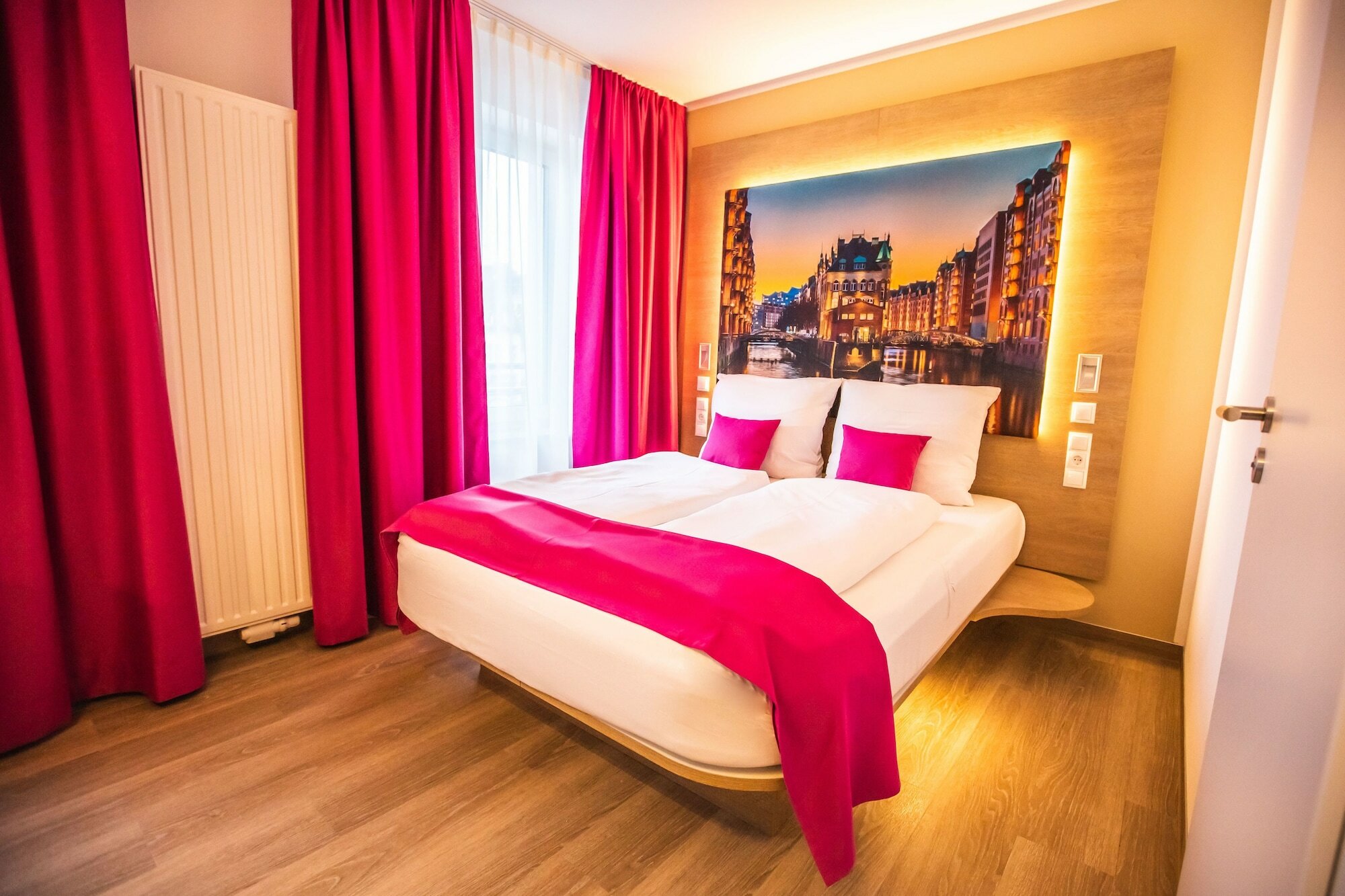 Фото отеля 2