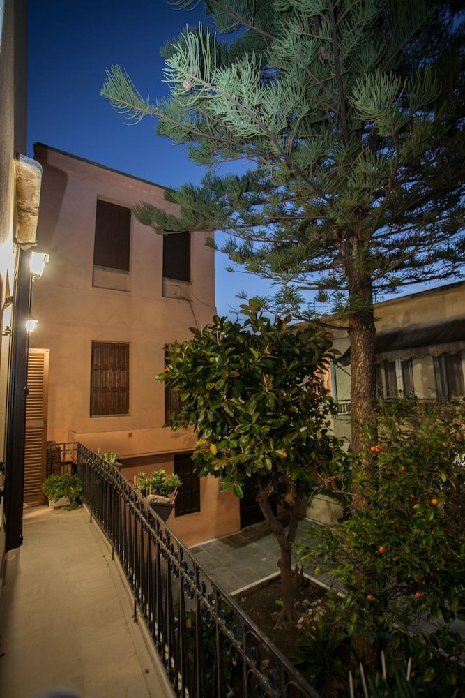 Фото Maya's Boutique Residence