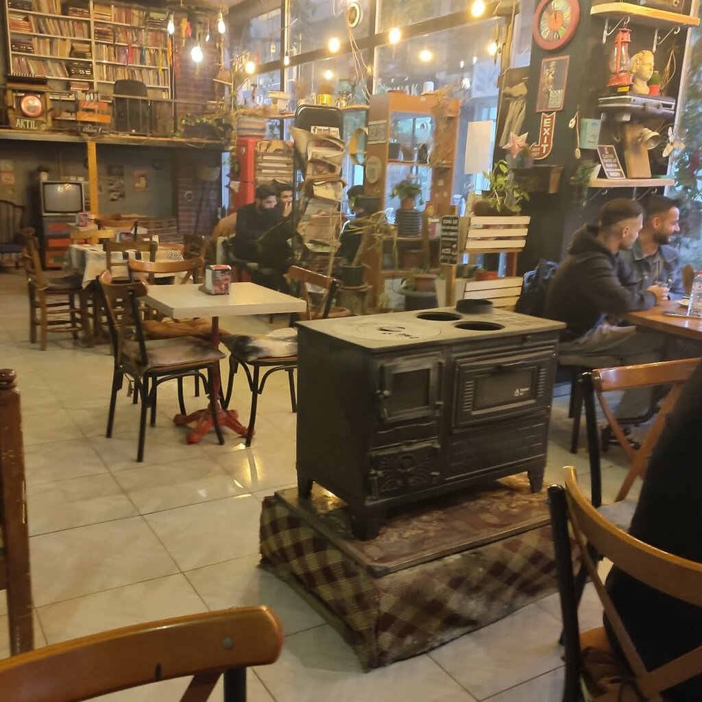 Cafe Typewriter Culture & Art Cafe, Kiziltepe, photo