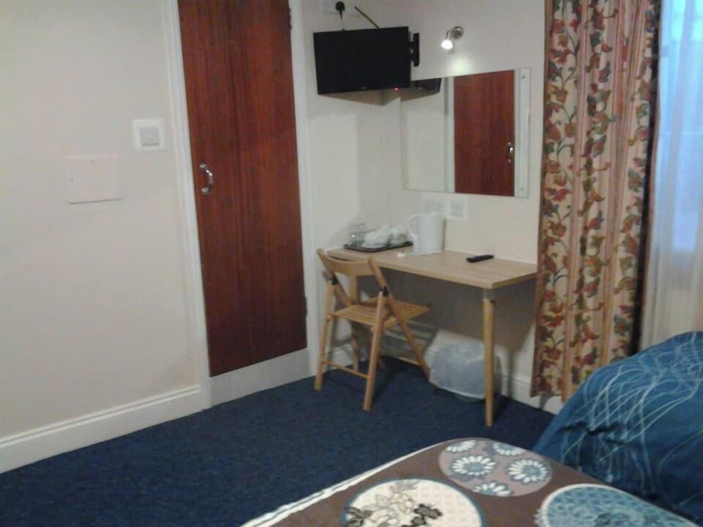 Фото MacDonald Hotel