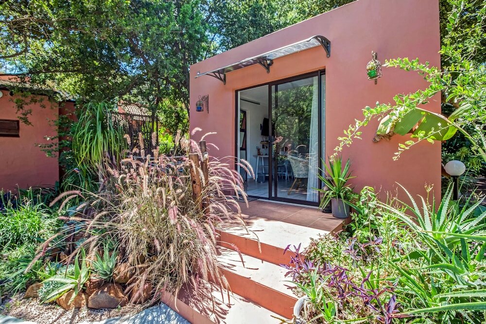 Фото Sitatunga Guest Lodge & Transfers