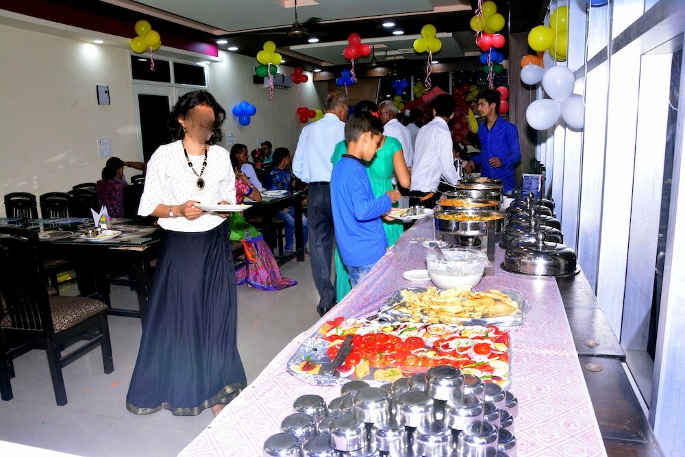 Фото Hotel Devbhoomi Inn