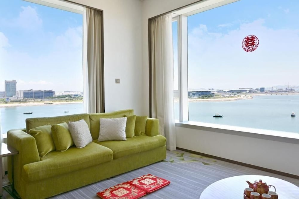 Фото Sheraton Hong Kong Tung Chung Hotel