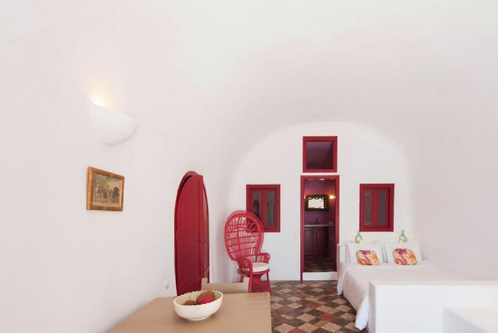 Фото The Architect's Cave House