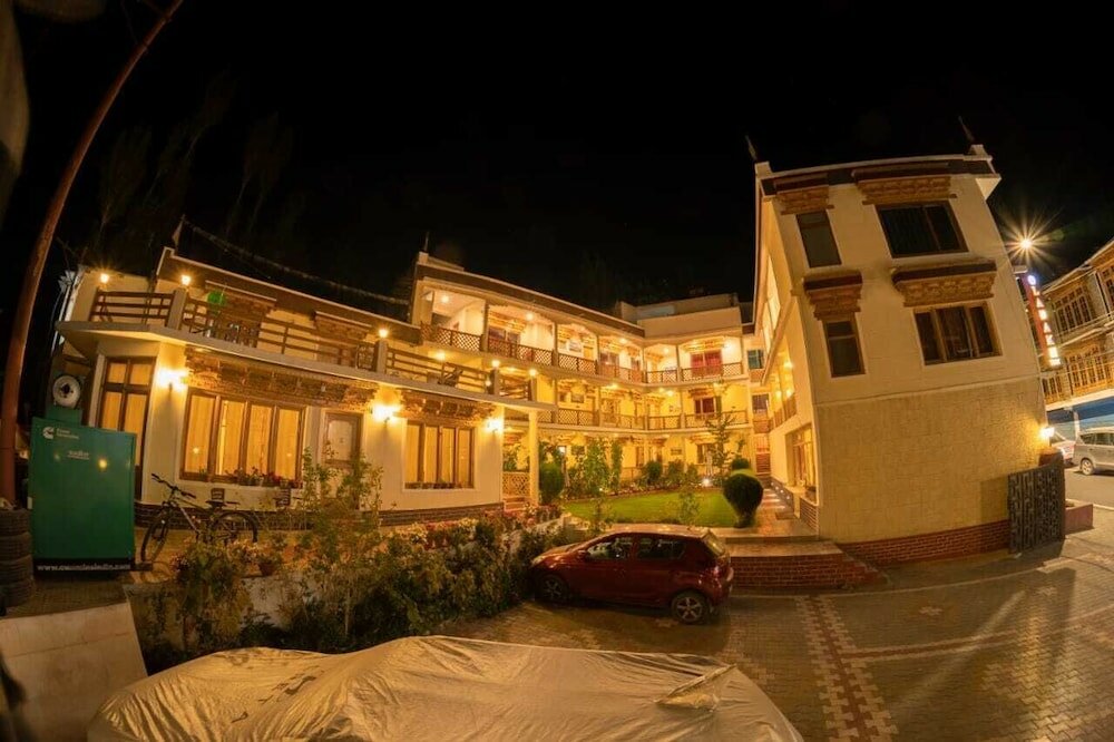 Фото Hotel Ladakh Inn