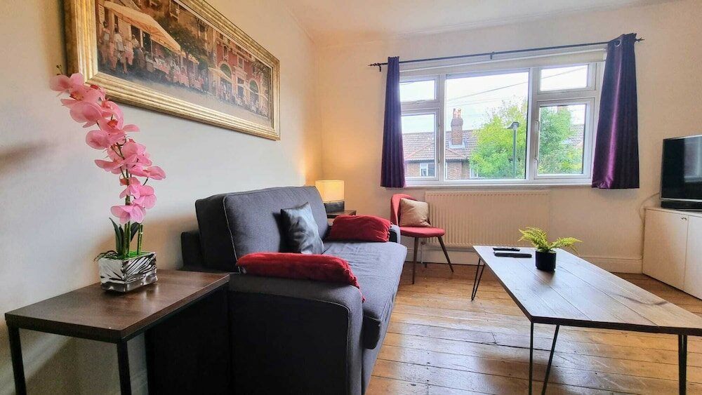 Фото Stunning Central Richmond with garden