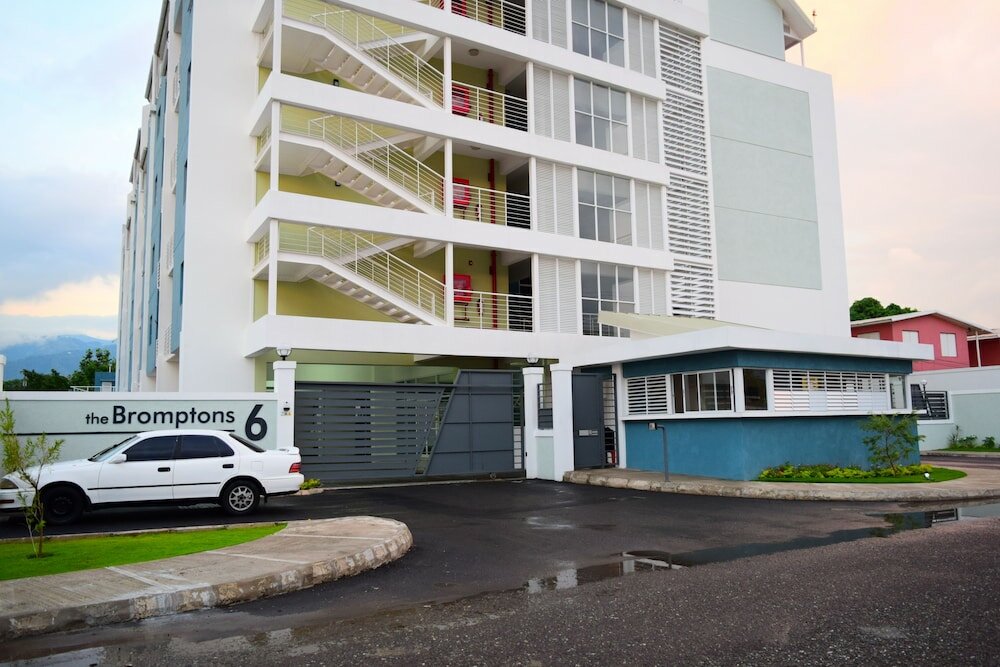 Фото New Kingston Luxury Apt The Bromptons