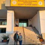 Pir Sultan Abdal Association Gazi Martyrs Cemevi (İstanbul, Sultangazi, Zübeyde Hanım Mah., 1295. Sok., 23/1) ، مركز ثقافي