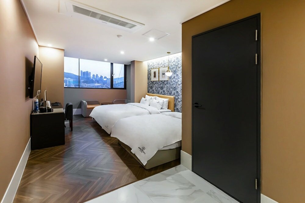 Фото Brown Dot Hotel Sasang Renecite