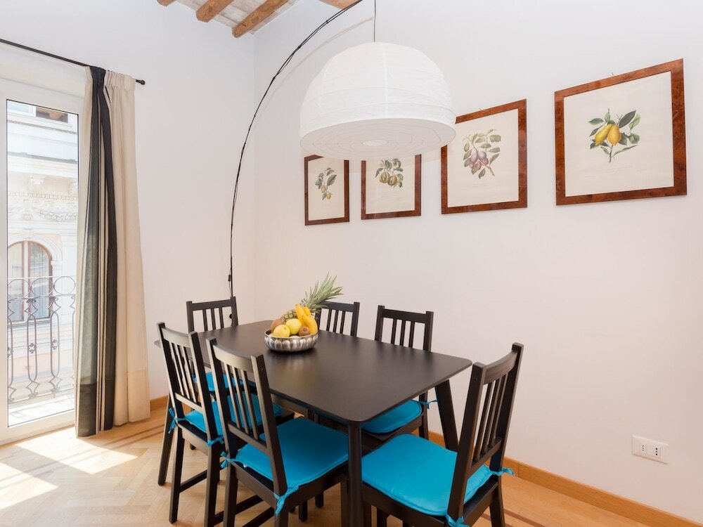 Фото Rsh Trevi Fountain Luxury Apartment