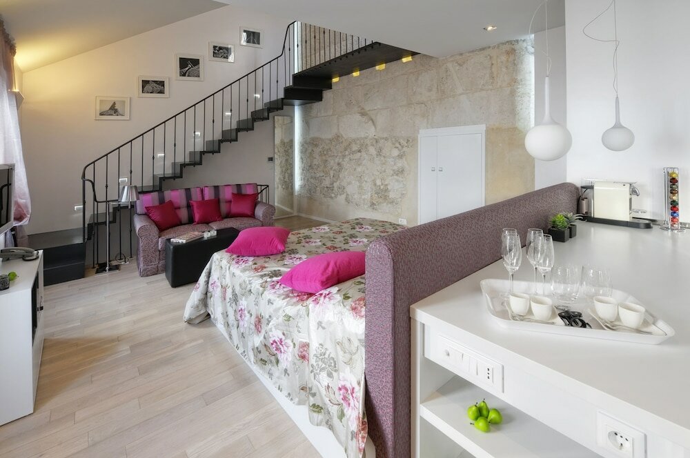 Фото Riva Luxury Suites