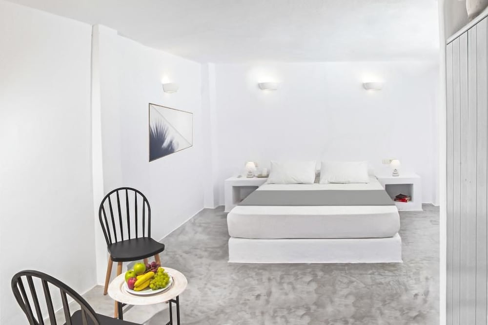 Фото Lava Suites and Lounge