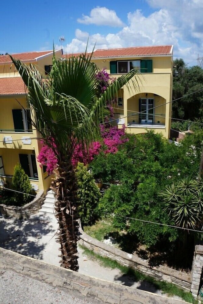 Фото Angela Apartments