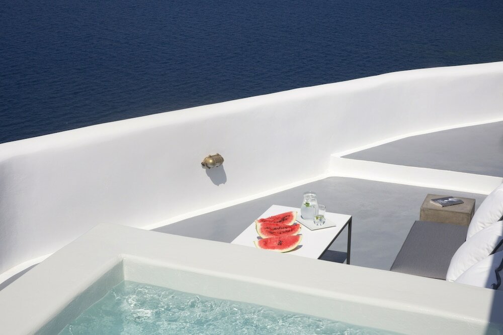 Фото Akrotiri Cove