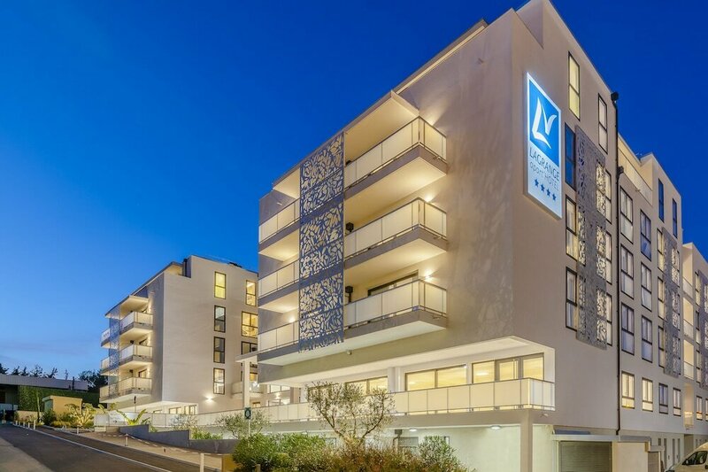 Гостиница Lagrange Apart Hotel Les Jardins d'Olympie в Антибе