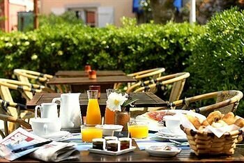 Внешний вид отеля Hotel St-Julien в Биаррце, фото 2