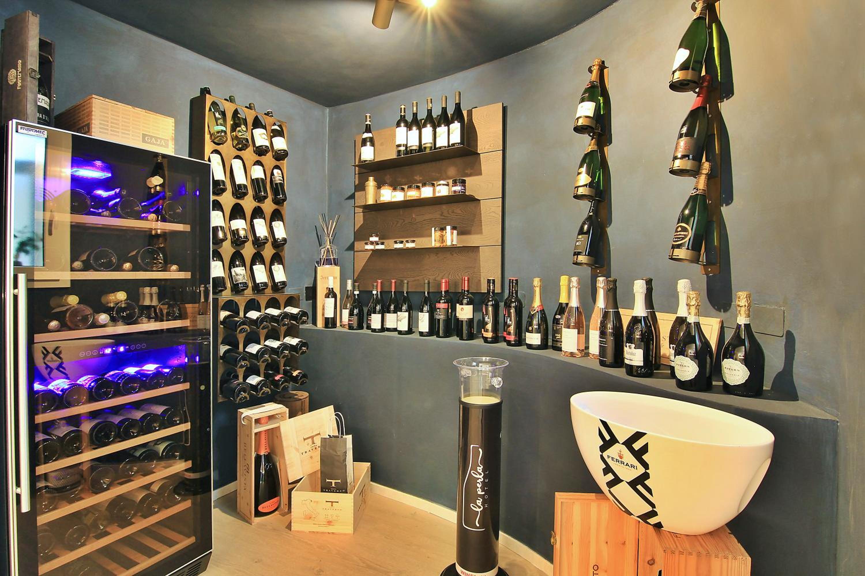 Фото Hotel La Perla