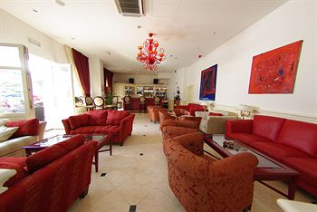 Фото Arbiana Hotel