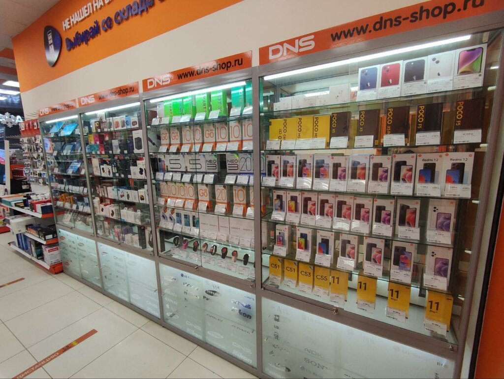 Electronics store DNS, Rostov‑na‑Donu, photo