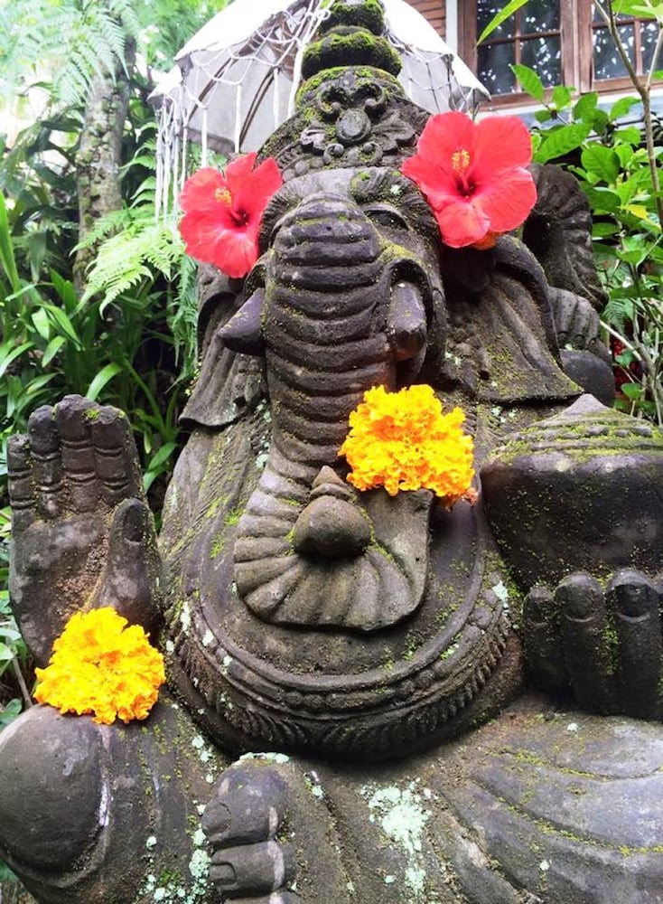 Фото Sama's Cottages and Villas