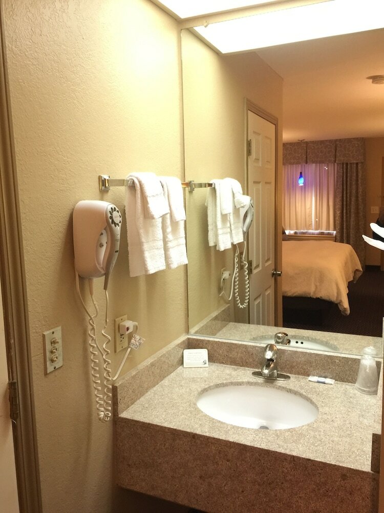 Фото Americas Best Value Inn Garden City