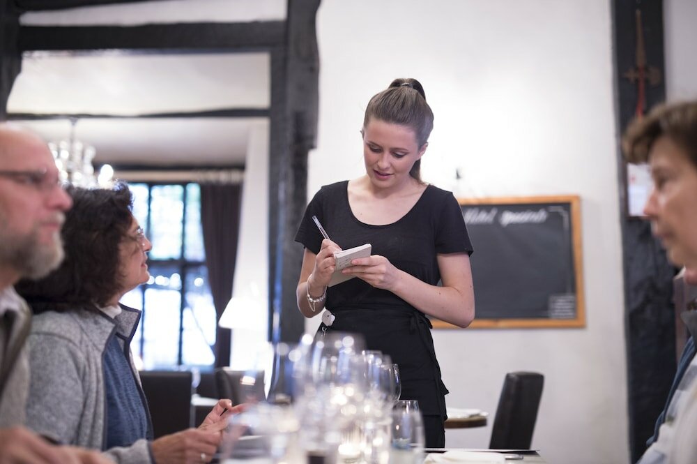 Фото The George Hotel