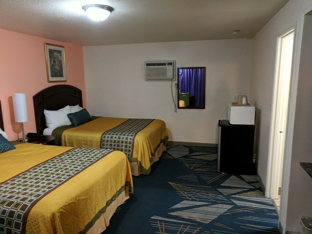 Фото La Hacienda Motel