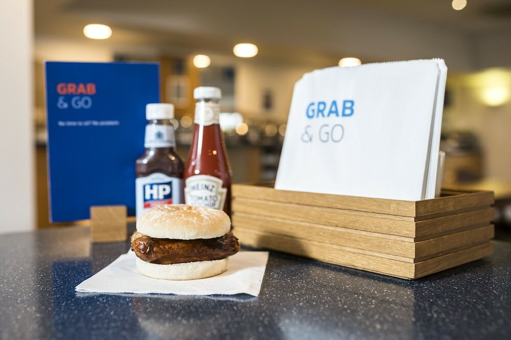 Фото Holiday Inn Express London Chingford