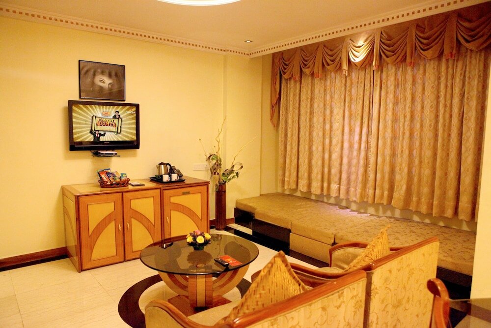 Фото Lords Plaza, Surat