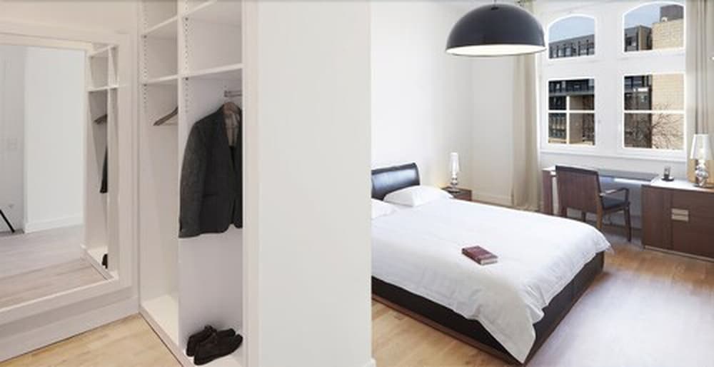 Фото The Red Apartments