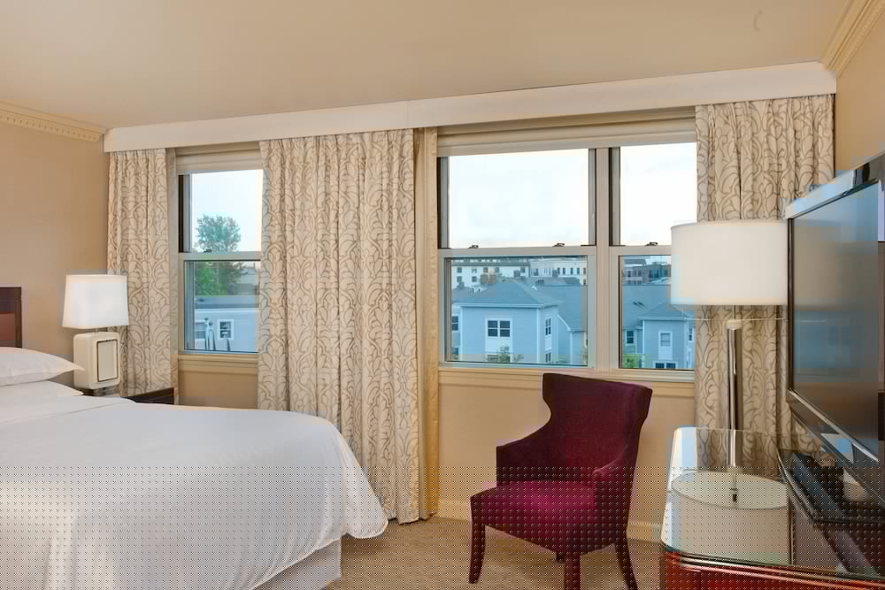 Фото Sheraton Portsmouth Harborside Hotel