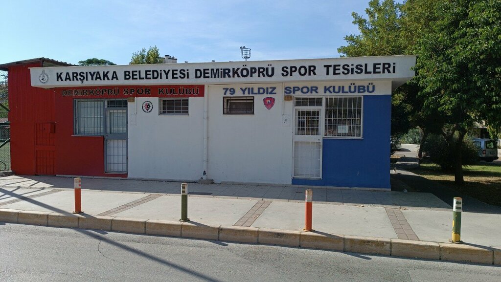 مركز رياضي Karsiyaka Municipality Demirkopru Sports Facilities ، إزمير، صورة